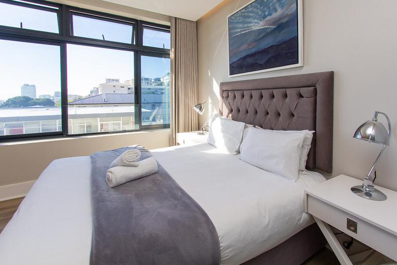 2 Bedroom Property for Sale in Sea Point Western Cape